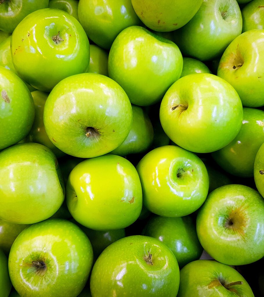 How to introduce apples articles by Starting Solids Australia