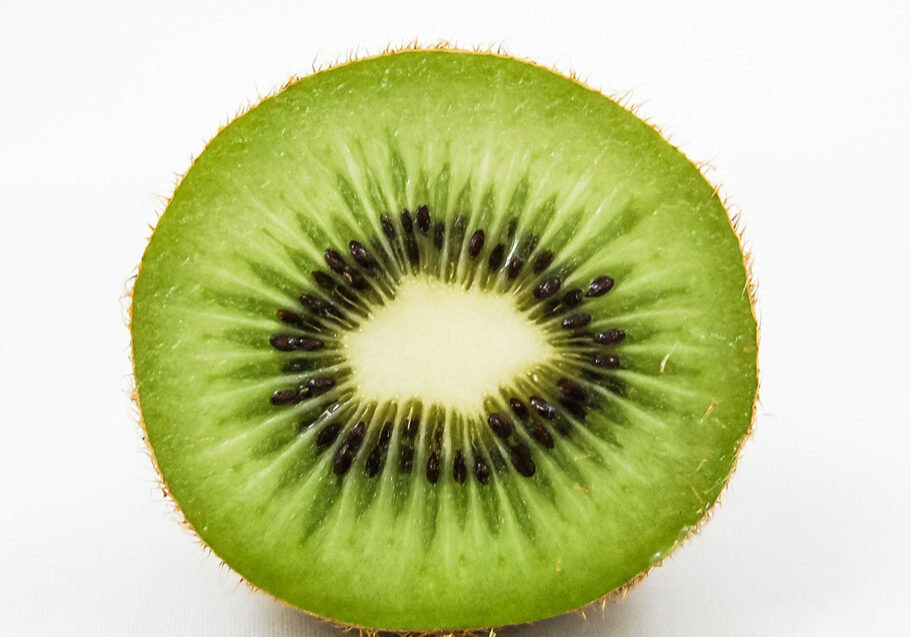 How To Serve Kiwi resource article by Starting Solids Australia